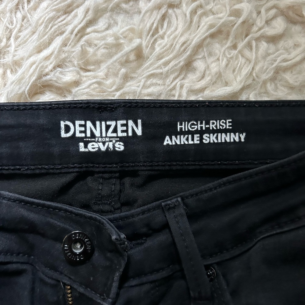 Levi’s Denizen high rise ankle skinny jean in black
